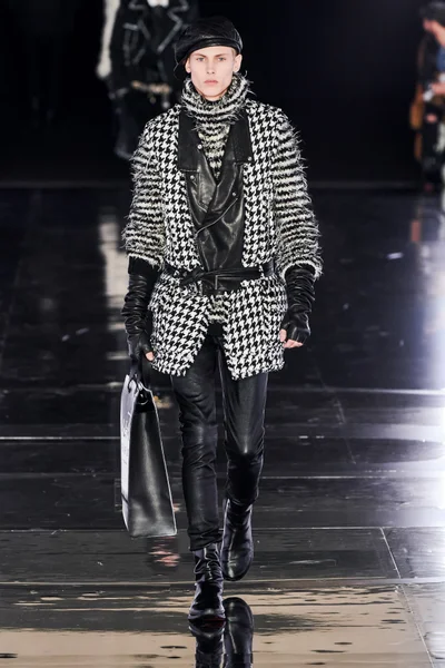 Look 14